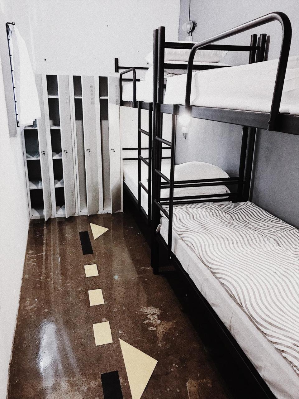 Hostel Alcatraz Kiev Ngoại thất bức ảnh